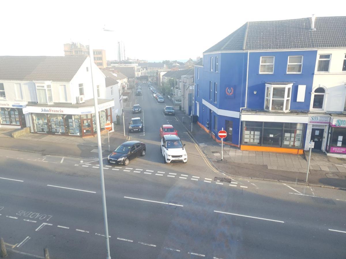 Topzy-Turvy - 1 Bedroom Apartment Swansea Luaran gambar