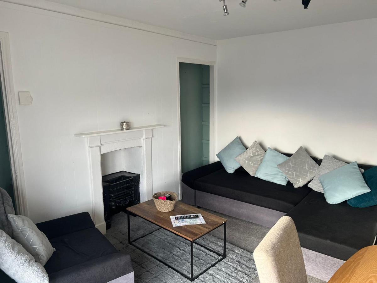 Topzy-Turvy - 1 Bedroom Apartment Swansea Luaran gambar